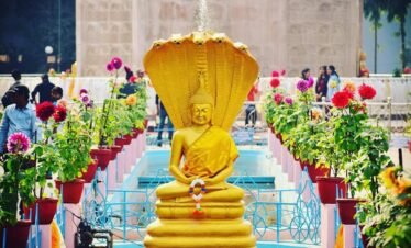 spiritual and buddhist varanasi tour packages sarnath temple ganga aarti