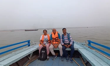 Happy guests enjoying Varanasi tour with temple darshan and Ganga boat ride